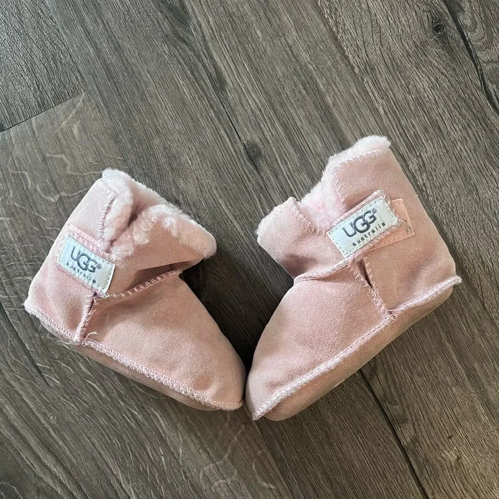 UGG Unisex-Baby Erin Boot size Large infant 18-24 m